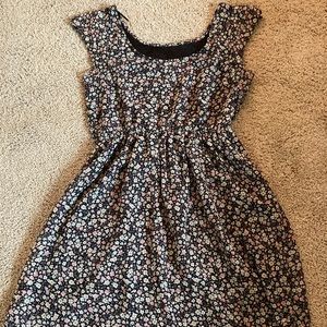 Super adorable floral dress